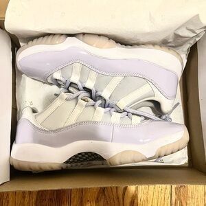 Jordan Retro Low Shoe Box with Gold Jumpman Accent